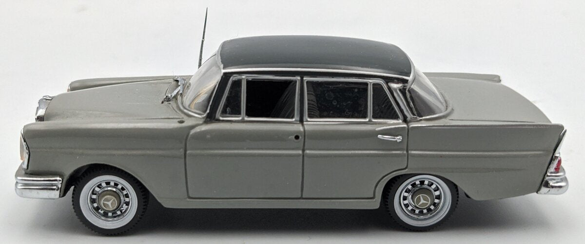 Schuco 1:43 Mercedes-Benz 200 D Heckflosse W110 1966