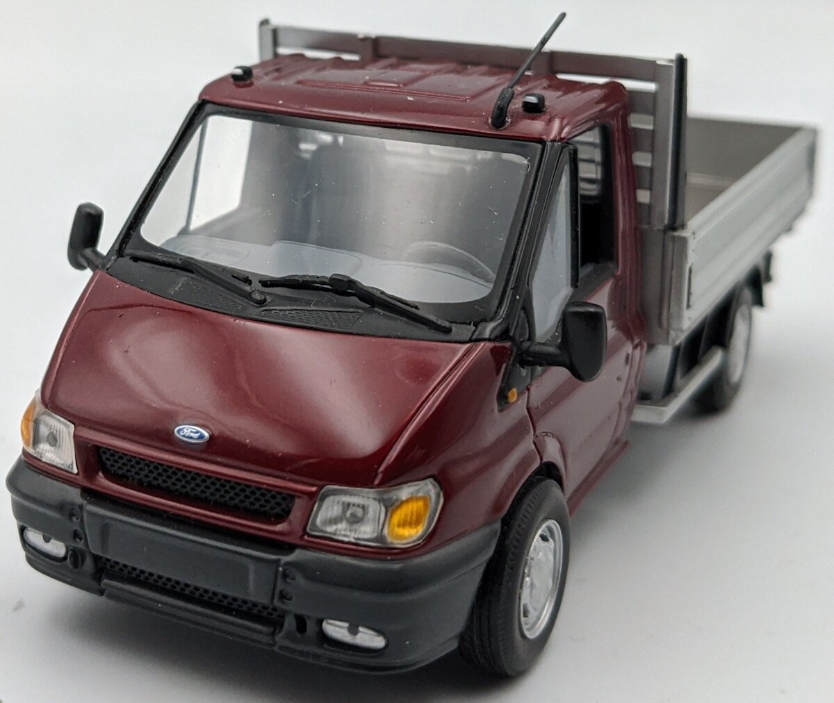 Minichamps 1:43 Ford Transit Single Cabin Truck Red LN