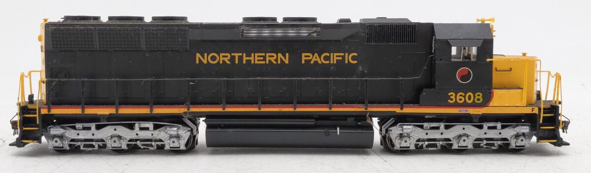 Bachmann 11615 HO Scale Custom Northern Pacific SD45 Diesel Locomotive #3608 EX