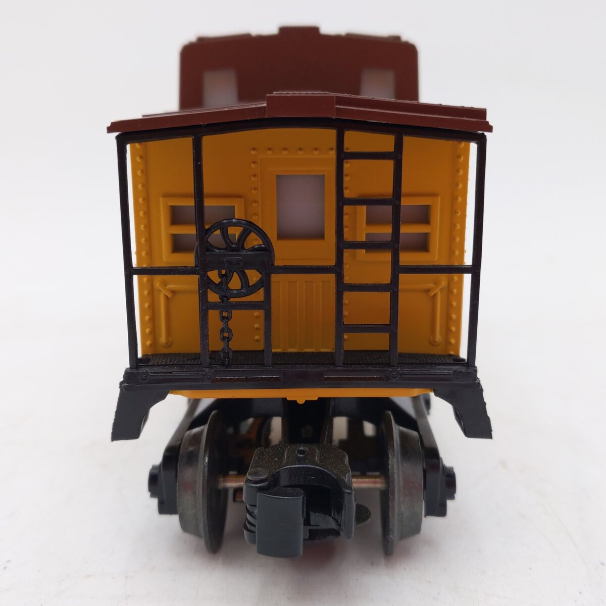 Lionel 6-16561 O Gauge Union Pacific Lighted Center Cupola Caboose (Yellow) EX/Box