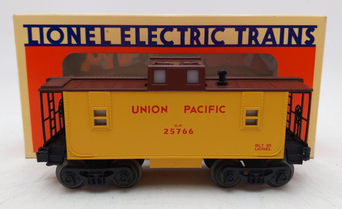 Lionel 6-16561 O Gauge Union Pacific Lighted Center Cupola Caboose (Yellow) EX/Box