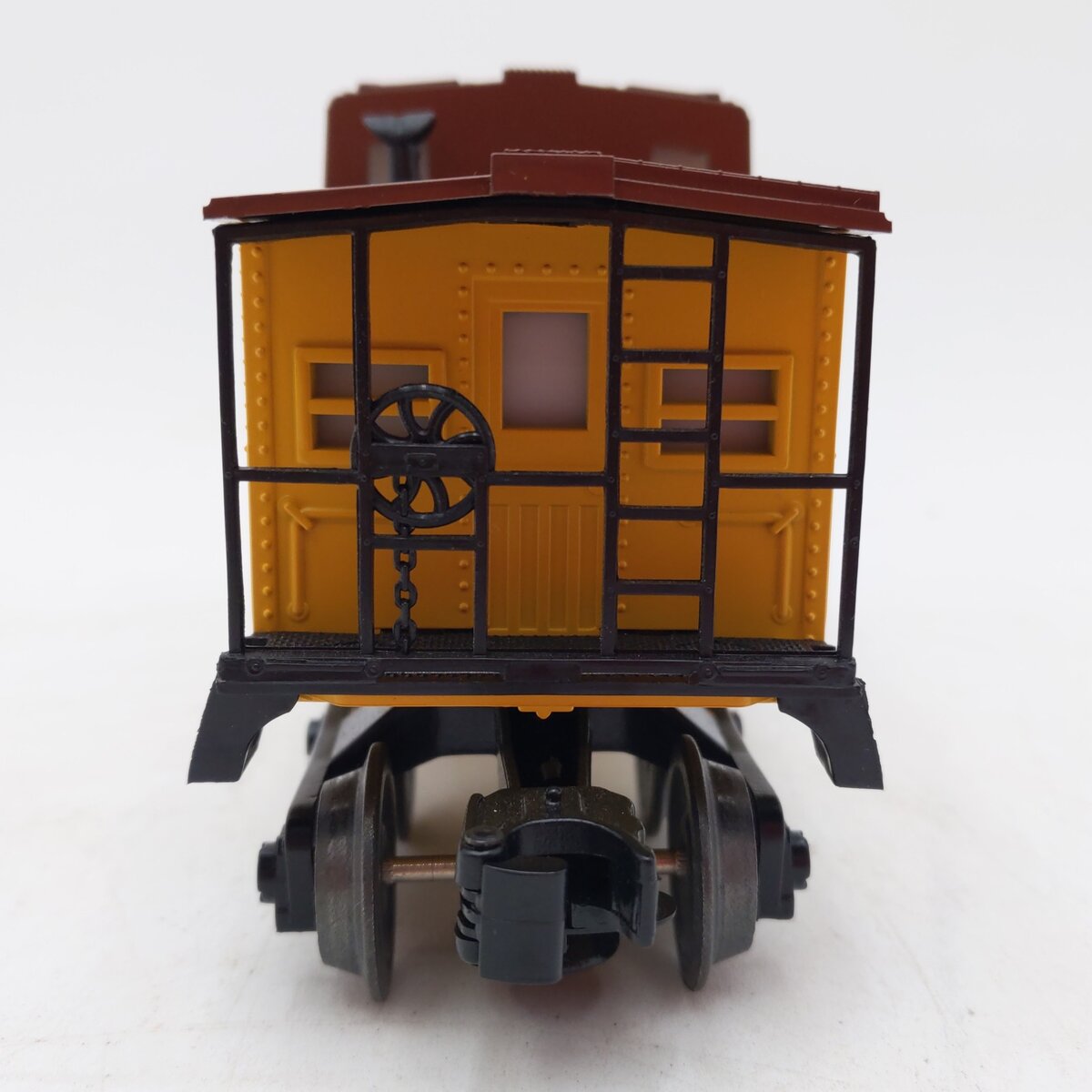 Lionel 6-16561 O Gauge Union Pacific Lighted Center Cupola Caboose (Yellow) EX/Box