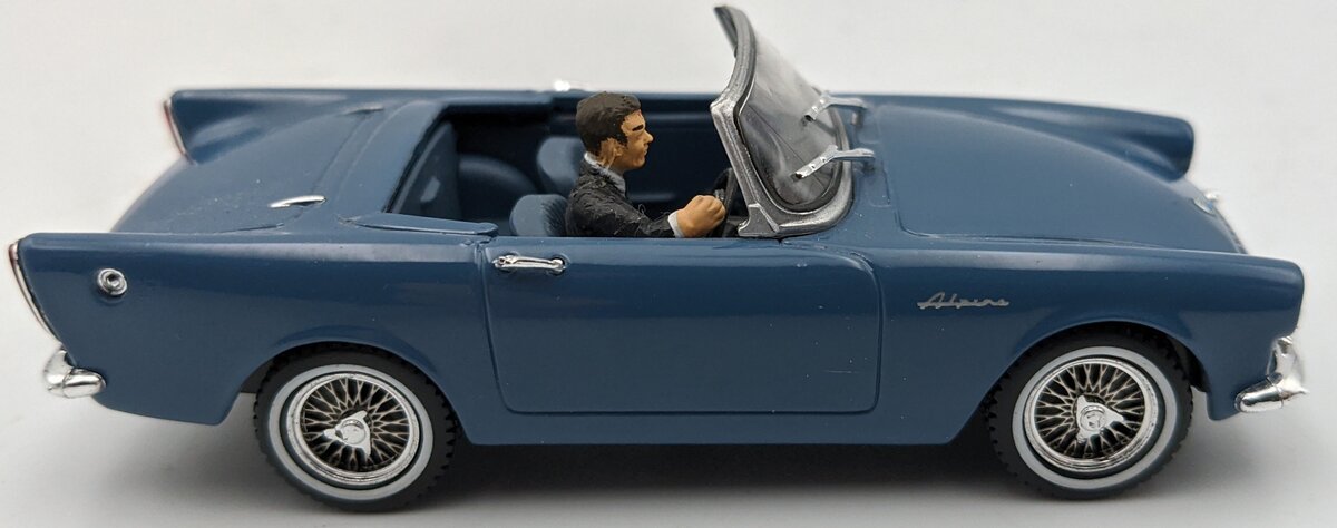 Universal Hobbies 1:43 Sunbeam Alpine James Bond 1962 LN/Box
