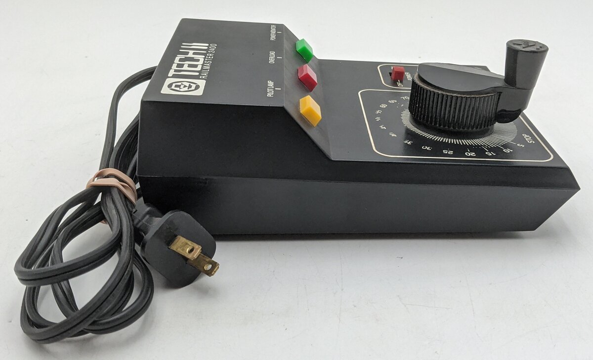 MRC 2400 Tech II Railmaster 2400 Power Pack VG
