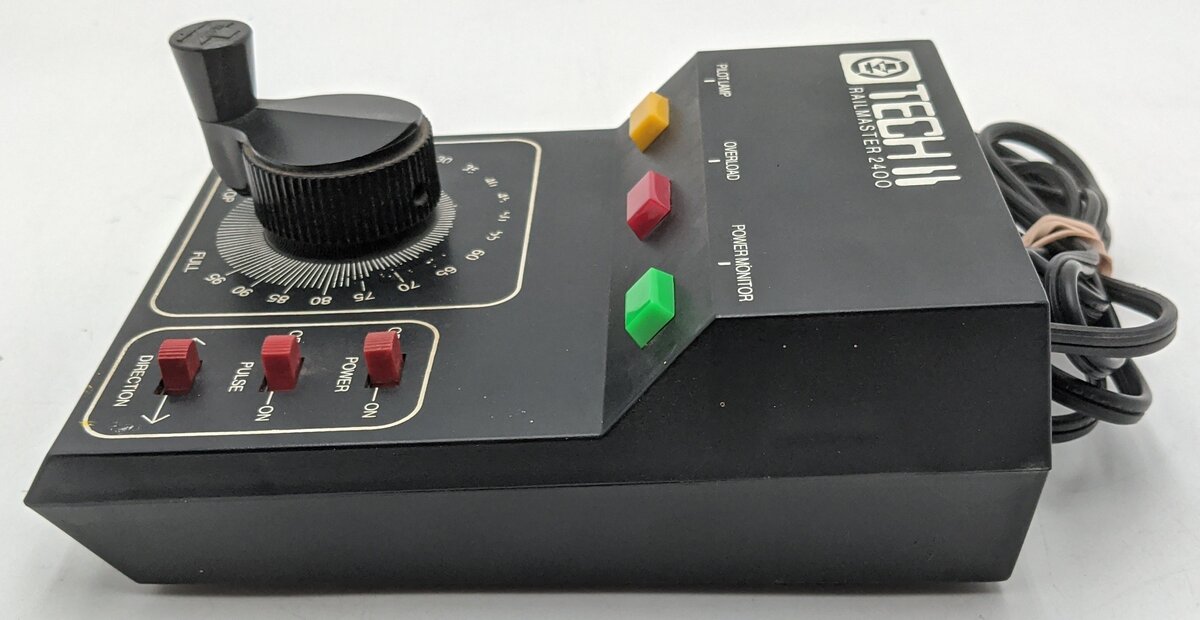 MRC 2400 Tech II Railmaster 2400 Power Pack VG