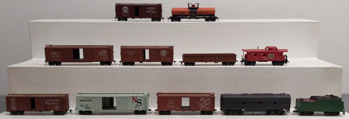 HO Assorted Freight Cars: 1311, 35789, 46132, 160501, 84567, 2605, 361508, [11]