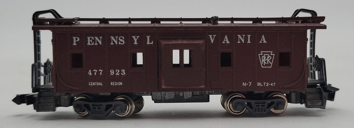 Con-Cor 1251-E N Scale Pennsylvania Bay Window Caboose #477923 EX/Box