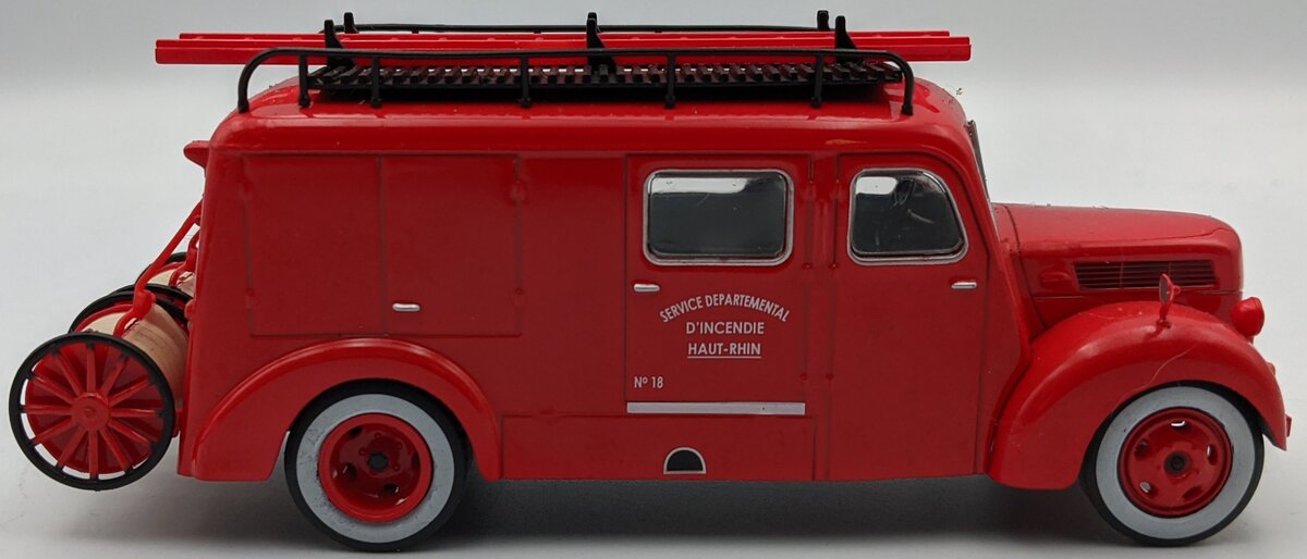 IXO Models 1:43 1947 Ford FIN Tubincendie F798T Fire Truck