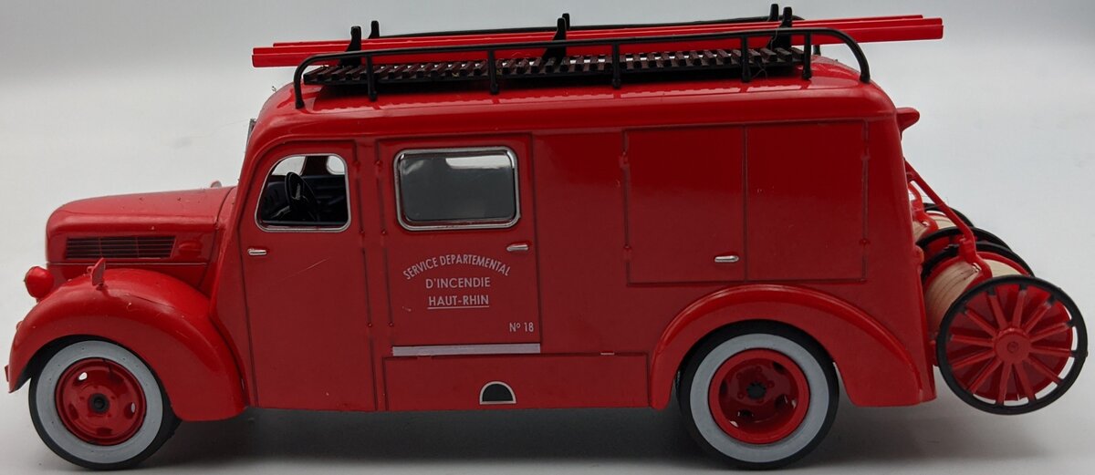 IXO Models 1:43 1947 Ford FIN Tubincendie F798T Fire Truck