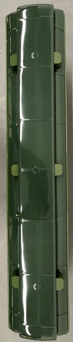 Lionel 11-40018 Std. Gauge New Haven Two Tone Green Show Room Coach Car #1909 LN/Box