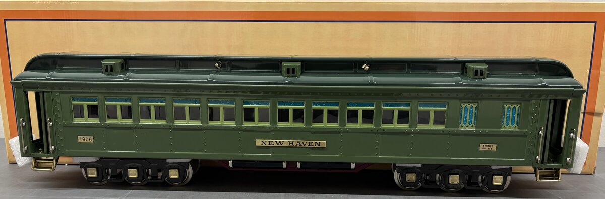 Lionel 11-40018 Std. Gauge New Haven Two Tone Green Show Room Coach Car #1909 LN/Box