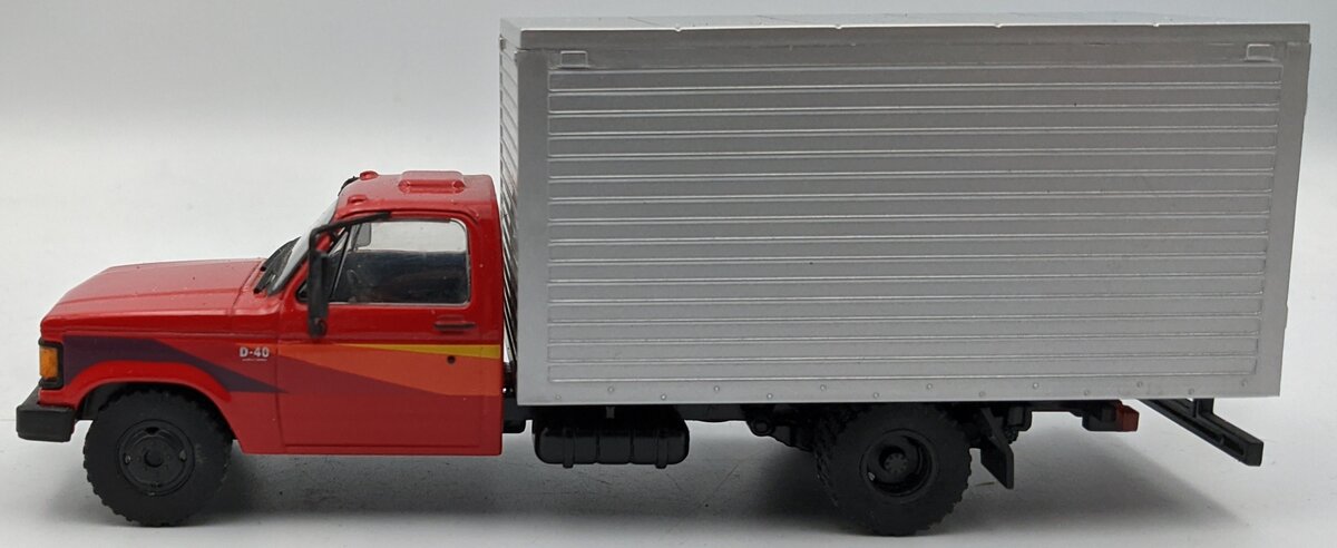 Whitebox WB267 1:43 1985 Chevrolet D-40 Box Truck Red LN