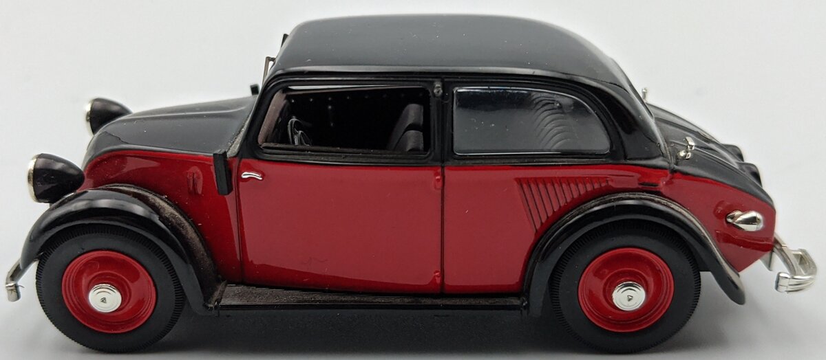 IXO Models MUS026 1:43 1934 Mercedes-Benz 130 W23 Museum Collection LN