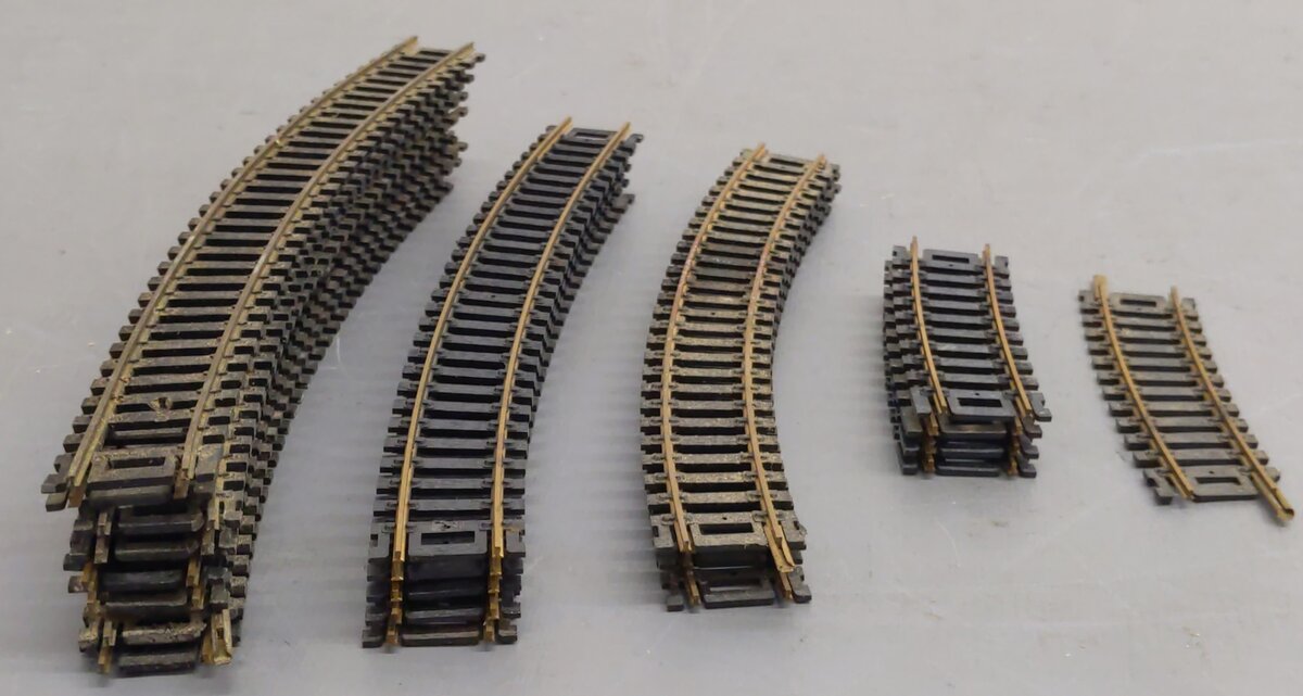 Atlas HO Assorted Curved Snap Tracks [22]