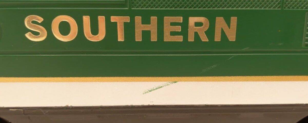 Lionel 6-8567 O Gauge Southern F3 A Non-Powered Diesel Locomotive VG/Box