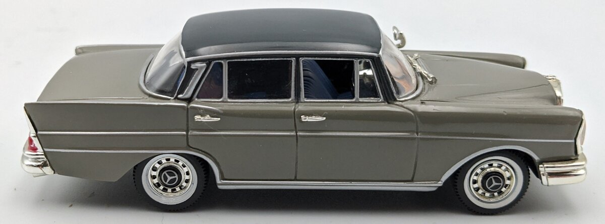 Vitesse 28701 1:43 1959 Mercedes-Benz 220 SE Fintail Grey