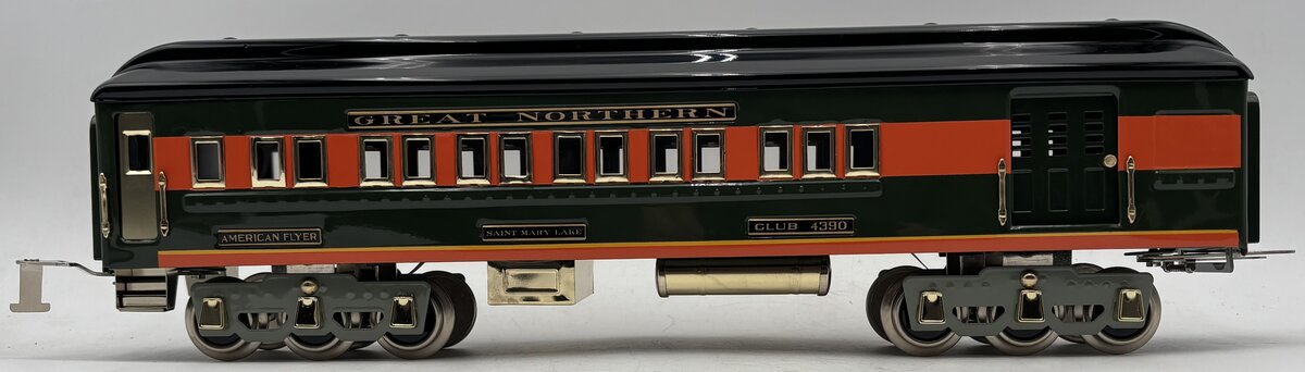 Lionel 11-40111A Std. Gauge Great Northern Presidential Club Car LN/Box