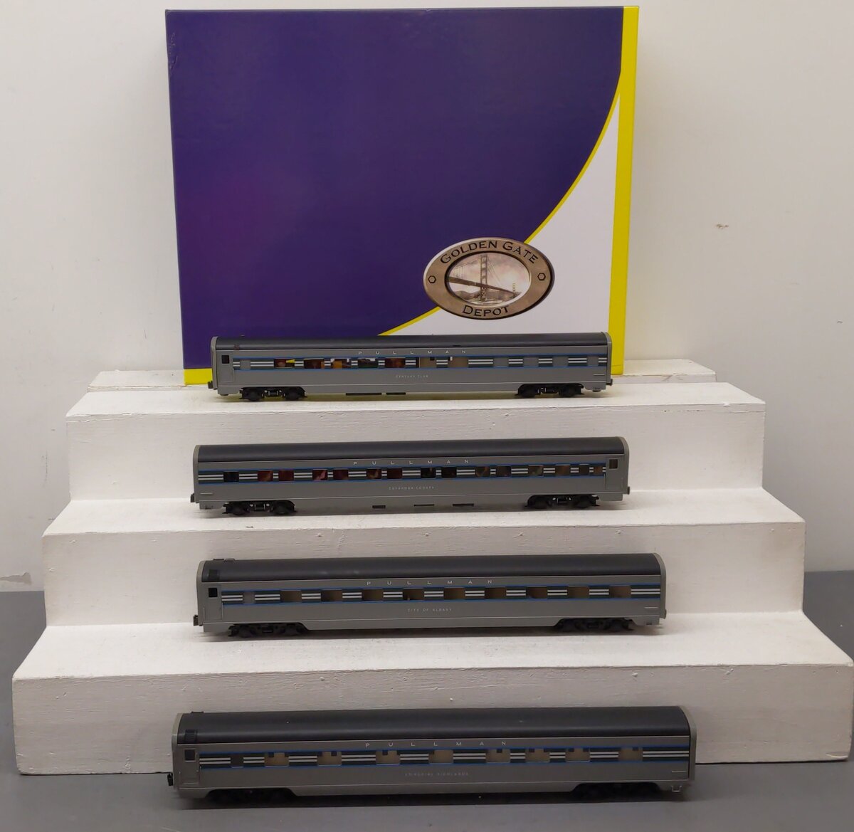 Golden Gate Depot 1938 O 20th Century Aluminum Pullman 4-Car Set B (3 Rail) EX/Box