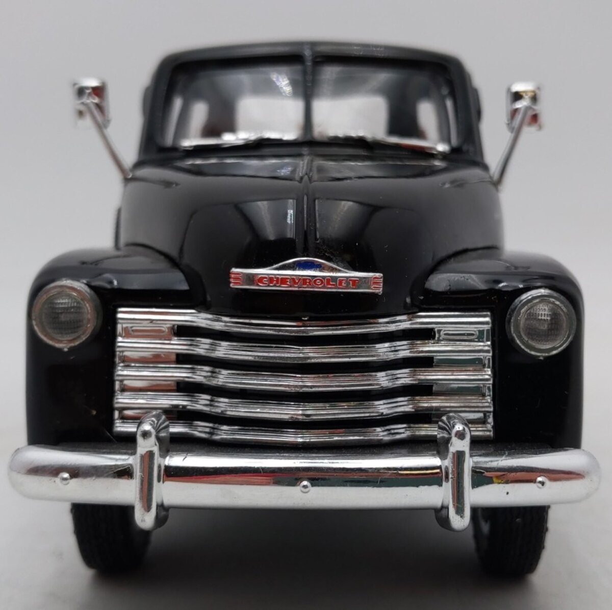 Motor Max 1/24 Scale 1953 Chevrolet 3100 Pick-Up EX
