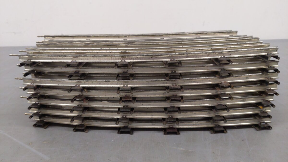 Lionel 6-65572 O-72 Tubular Curved Track Sections (26)