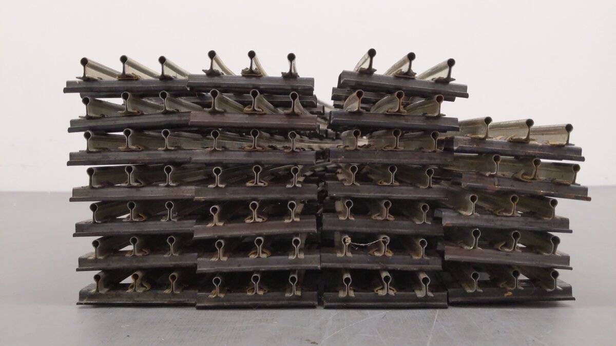 Lionel 6-65572 O-72 Tubular Curved Track Sections (26)