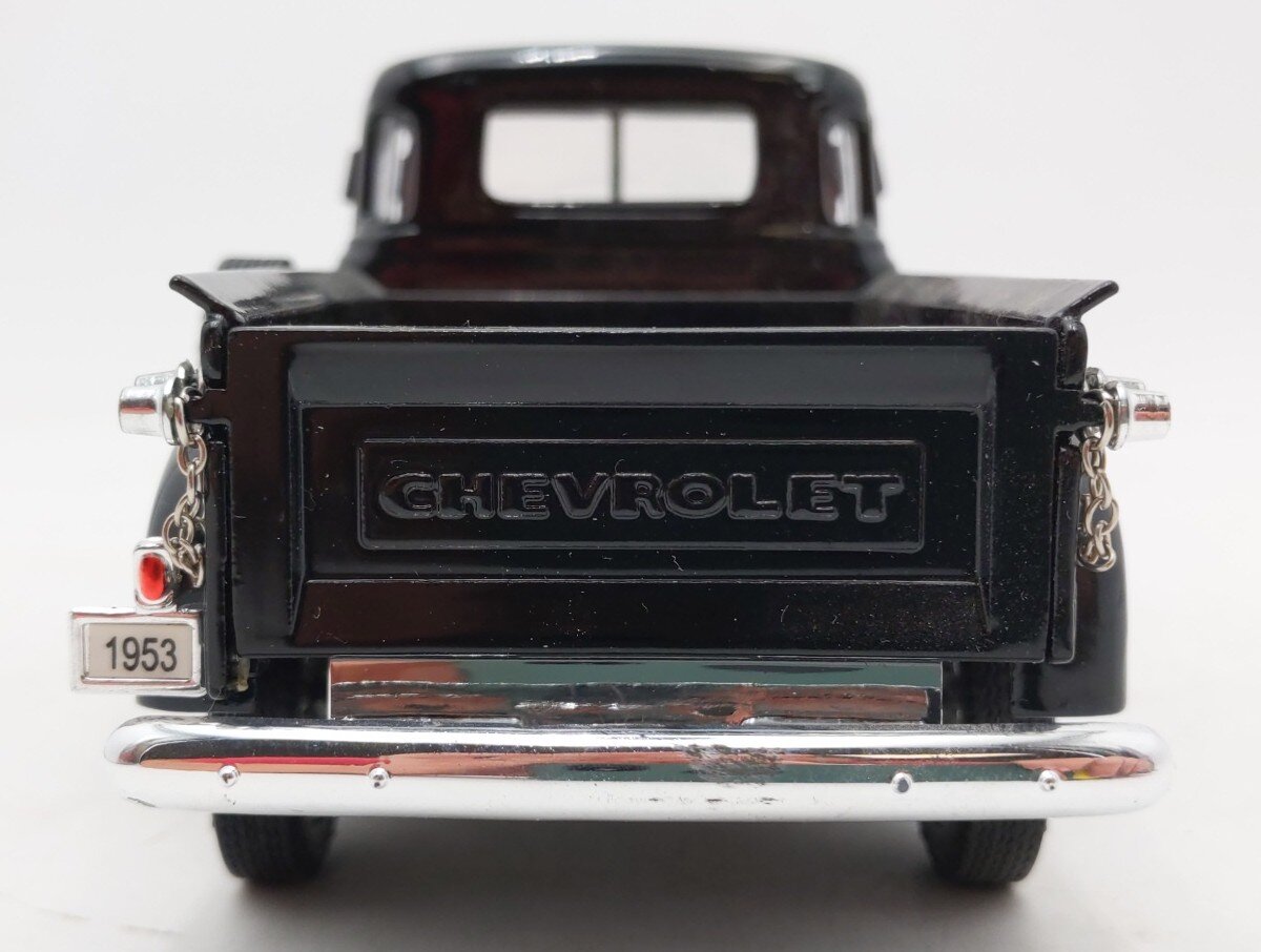 Motor Max 1/24 Scale 1953 Chevrolet 3100 Pick-Up EX