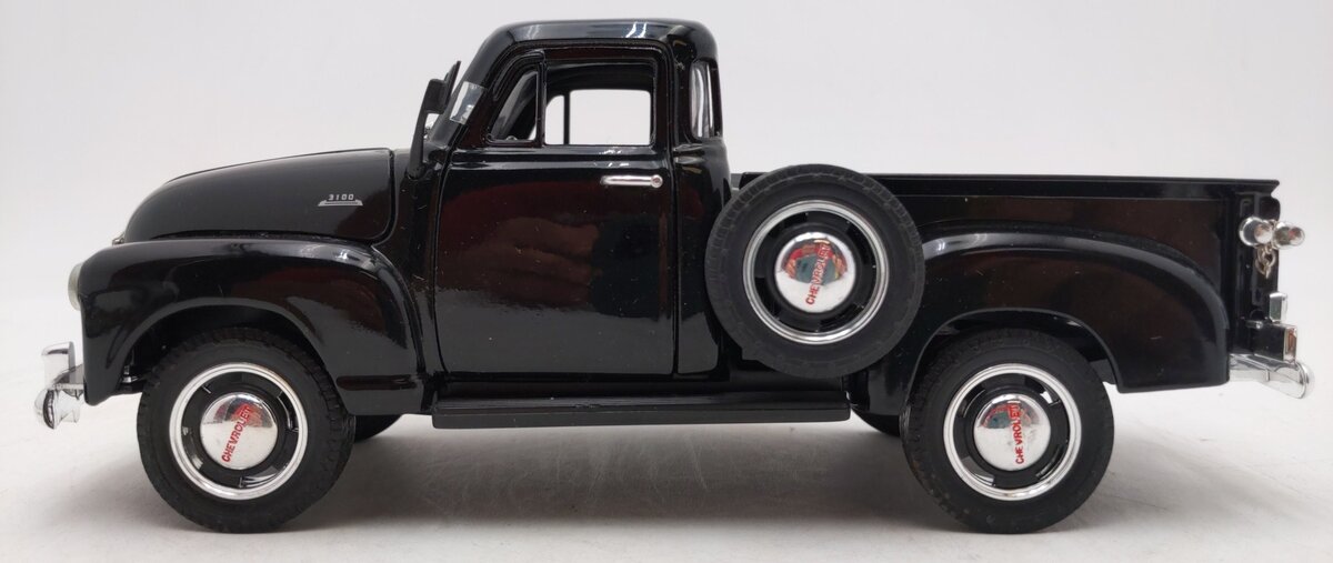 Motor Max 1/24 Scale 1953 Chevrolet 3100 Pick-Up EX