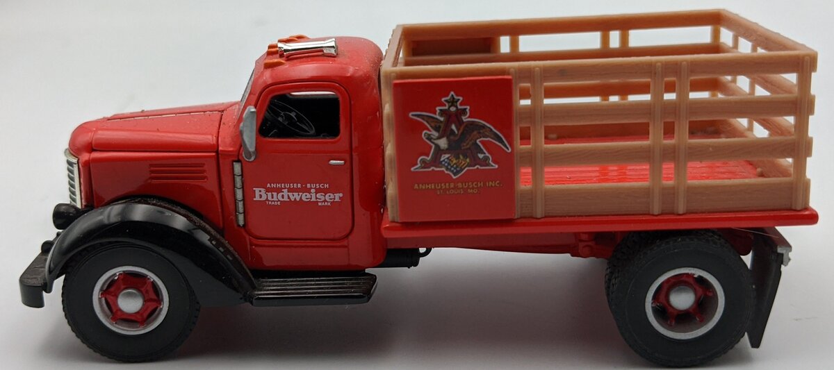 Spec Cast 39503 1:50 Budweiser Stake Back Truck