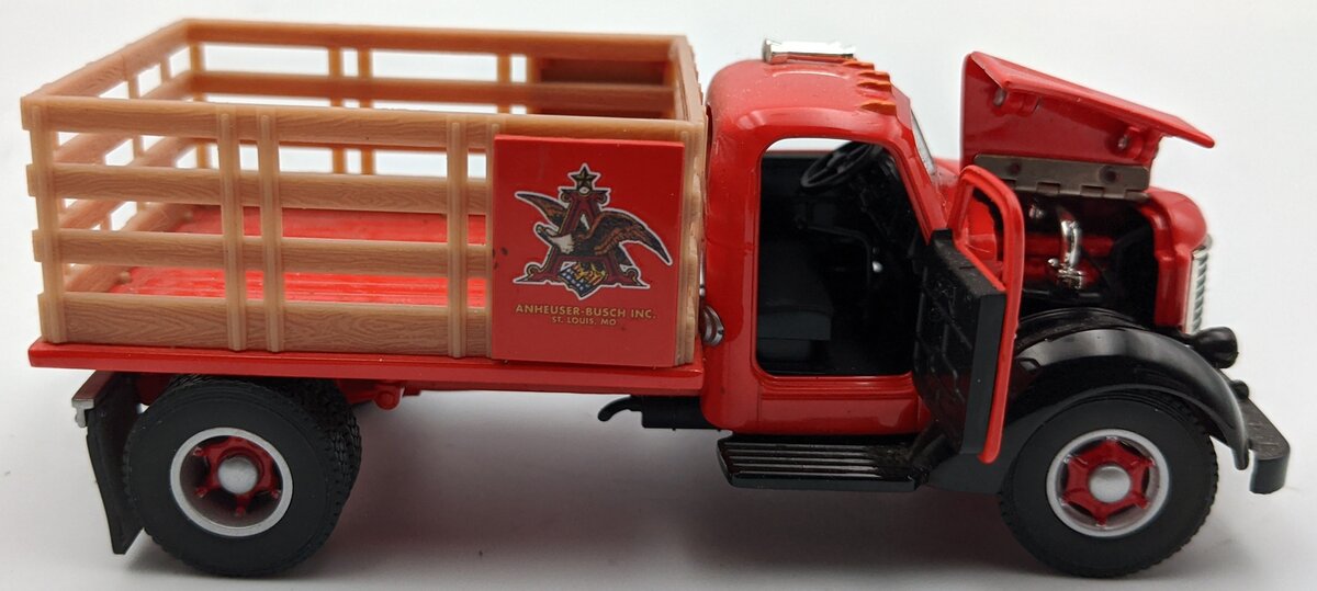 Spec Cast 39503 1:50 Budweiser Stake Back Truck