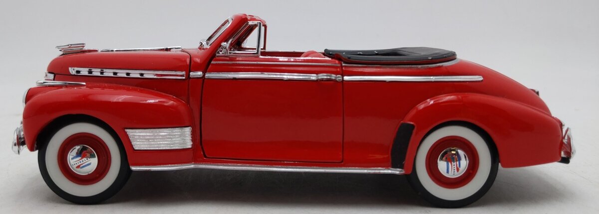 Welly Diecast 2411 1:24 Diecast Red & Black 1941 GM Chevrolet Special Deluxe EX