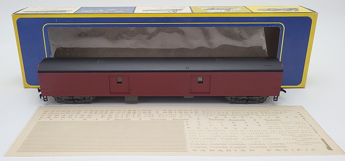 AHM 6547-26 HO Scale Unmarked Smooth Sided Baggage Car EX/Box