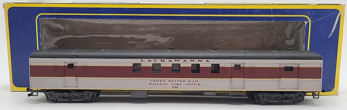 AHM 6407-L HO Scale Lackawanna Baggage Car #732 EX/Box