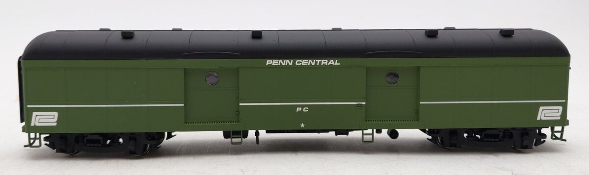 Walthers 932-5875 HO Scale Penn Central B60B Baggage Car LN/Box