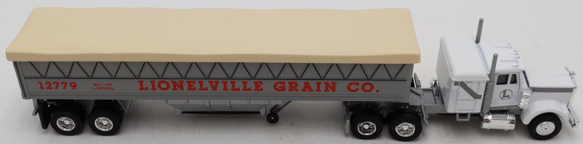 Lionel 6-12779 O Gauge Lionelville Grain Co. Tractor & Grain Rig EX/Box