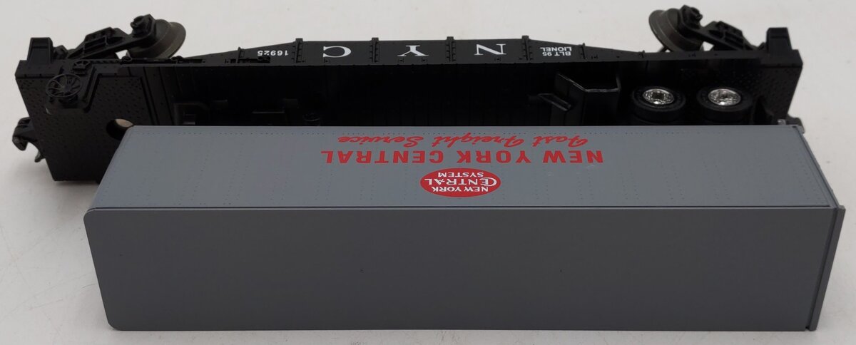 Lionel 6-16925 O Gauge New York Central Flat Car with Trailer EX/Box