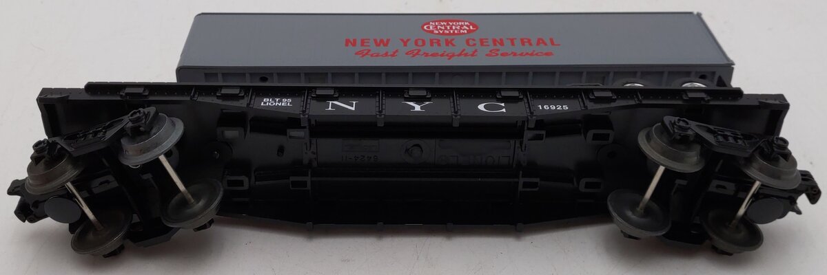 Lionel 6-16925 O Gauge New York Central Flat Car with Trailer EX/Box