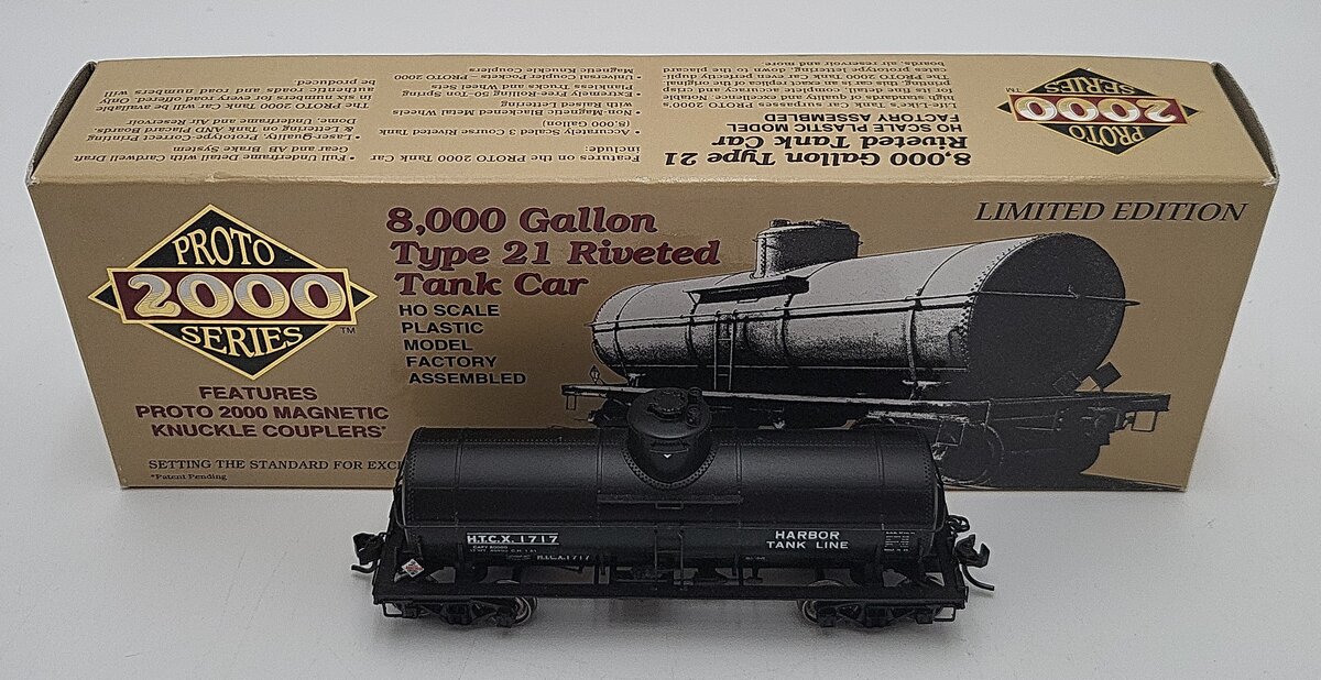 Proto 2000 1717 HO Harbor Tank Line 8,000 Gallon Type 21 Riveted Tank Car EX/Box