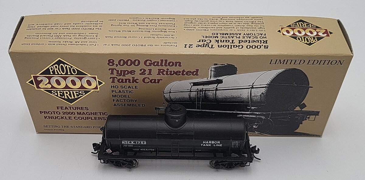 Proto 2000 1752 HO Harbor Tank Line 8,000 Gallon Type 21 Riveted Tank Car EX/Box