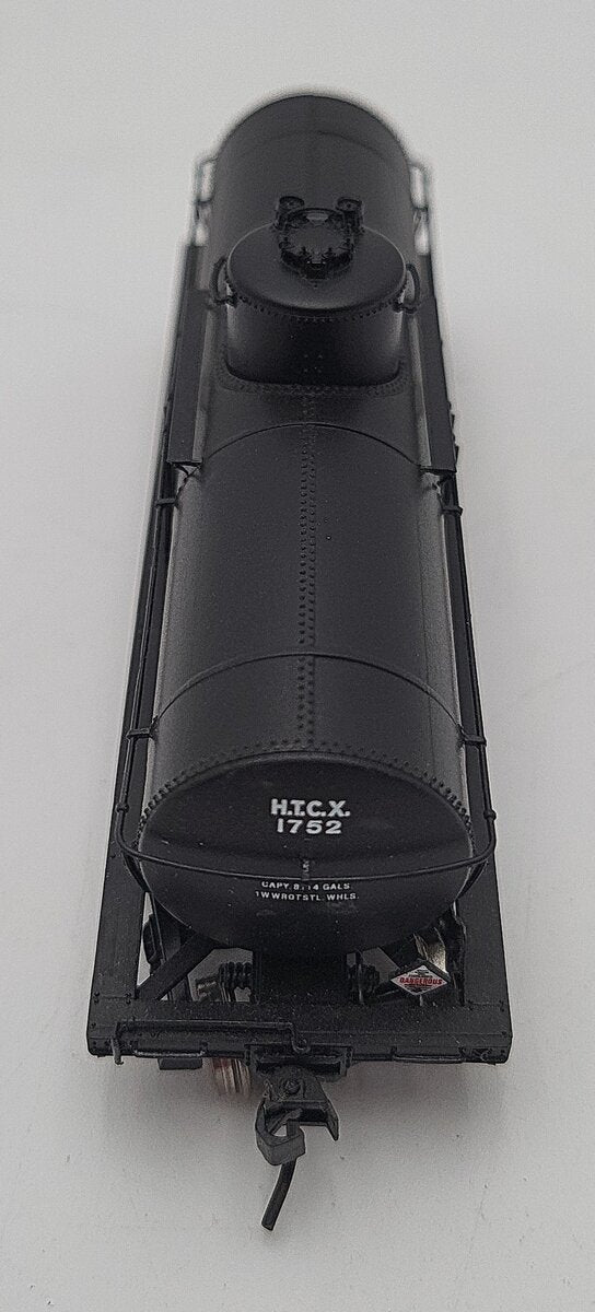 Proto 2000 1752 HO Harbor Tank Line 8,000 Gallon Type 21 Riveted Tank Car EX/Box