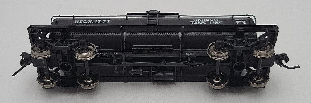 Proto 2000 1752 HO Harbor Tank Line 8,000 Gallon Type 21 Riveted Tank Car EX/Box