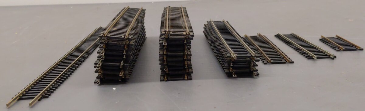 Atlas & Other HO Assorted Straight Track Sections [29] VG