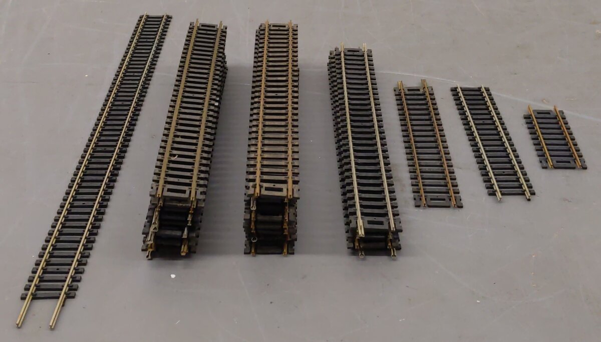Atlas & Other HO Assorted Straight Track Sections [29] VG
