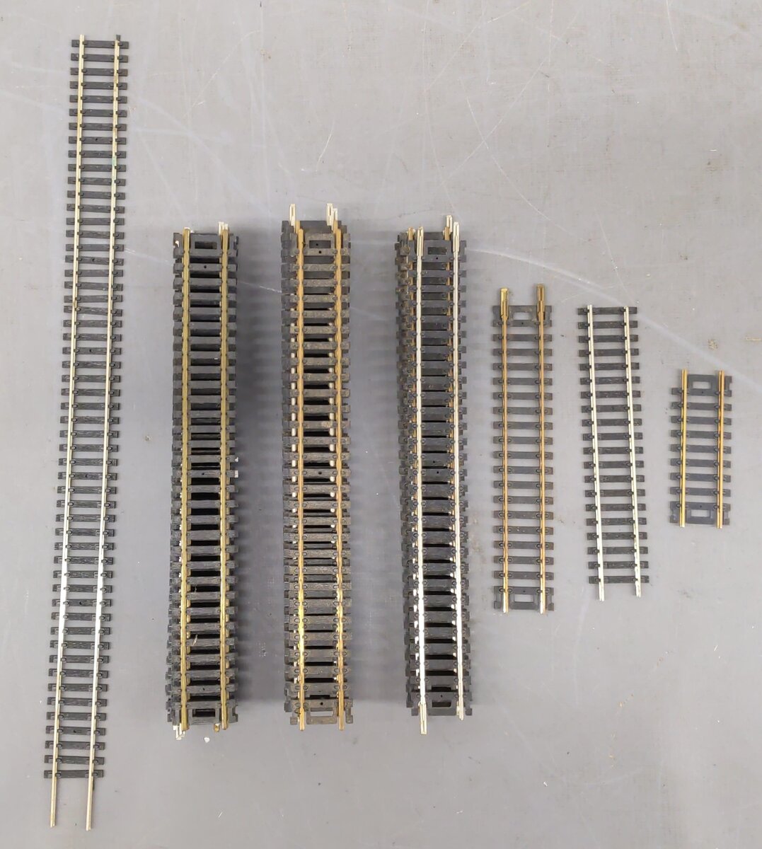 Atlas & Other HO Assorted Straight Track Sections [29] VG