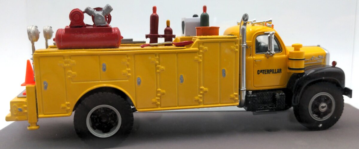 Fire Replicas FR101-4 1:50 Scale Diecast Mack B61 Single Axle Tractor NIB