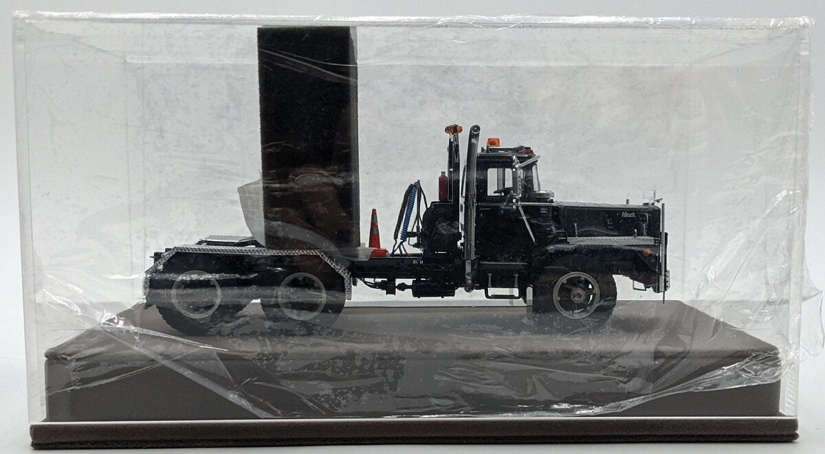 Fire Replicas 095-6 1:50 Diecast DM800 Tandem Axle Tractor Black NIB