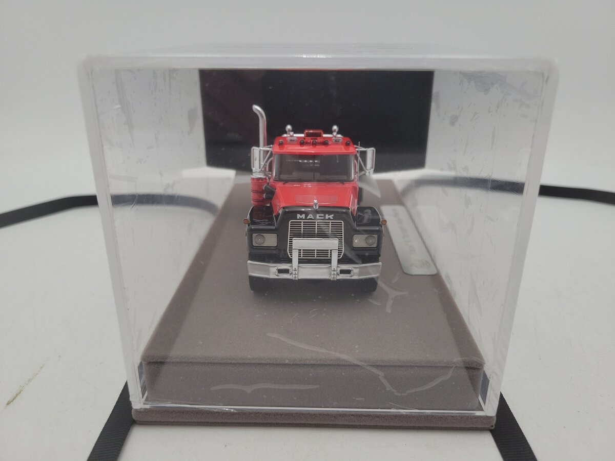 Fire Replicas FR103-2 1:50 Scale Red/Black Mack® R Tandem Axle Tractor W/Case LN/Box