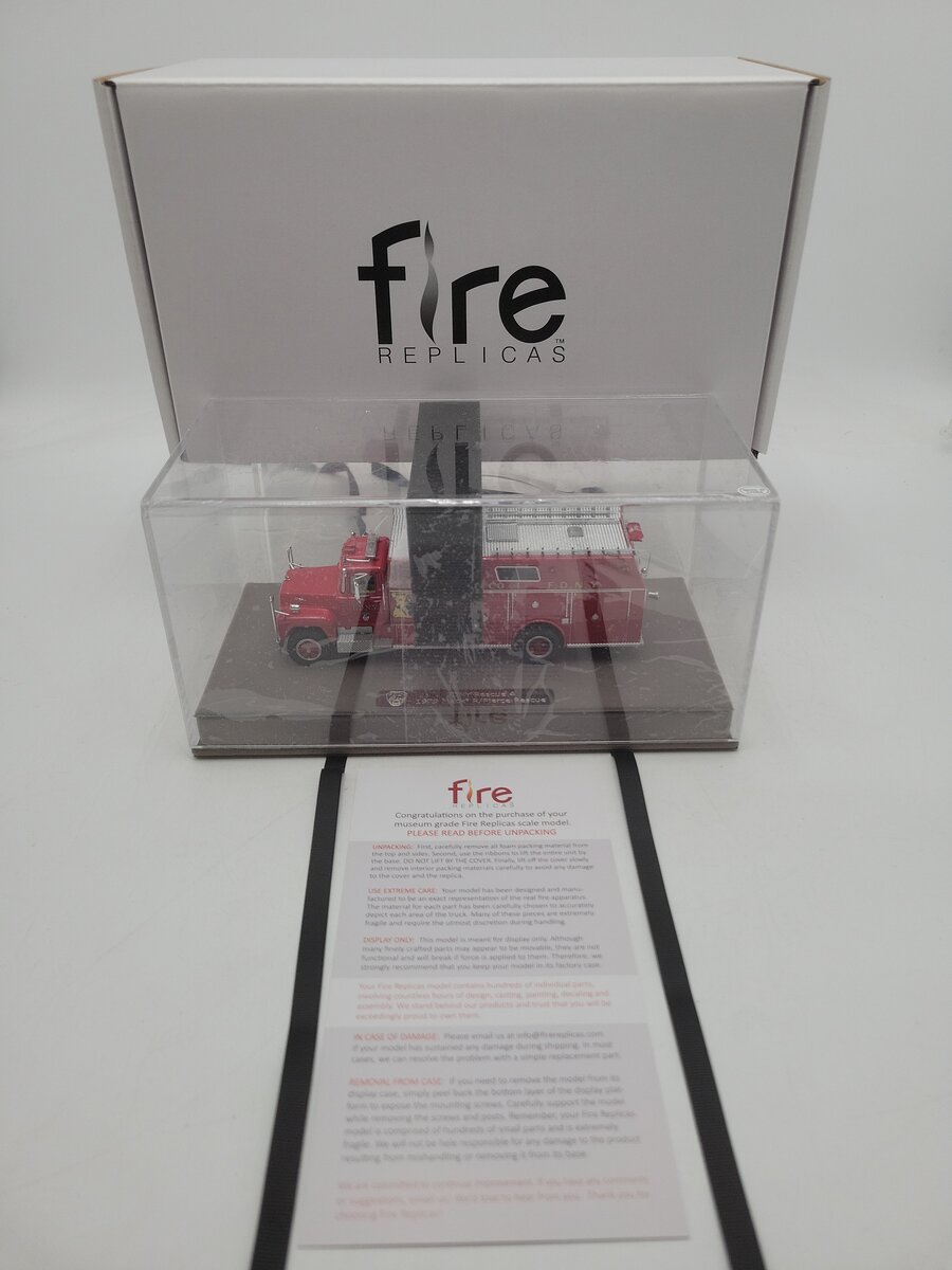 Fire Replicas FR131-4 1:50 Scale Queens FDNY 1979 Mack R/Pierce Rescue 4 Diecast EX/Box