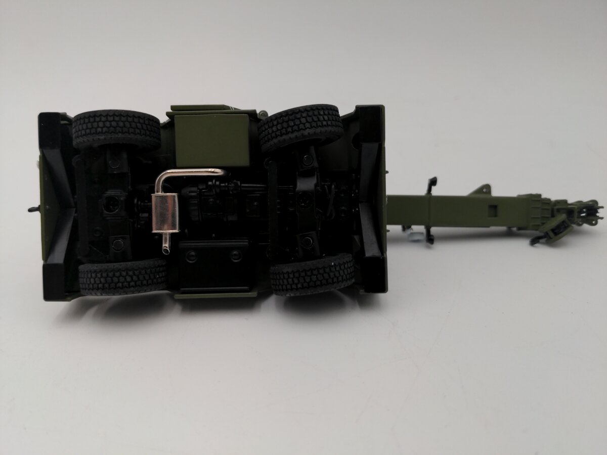 Sword Models SW2017-G 1:50 Diecast Military Green Shuttlelift Carrydeck Crane/Box