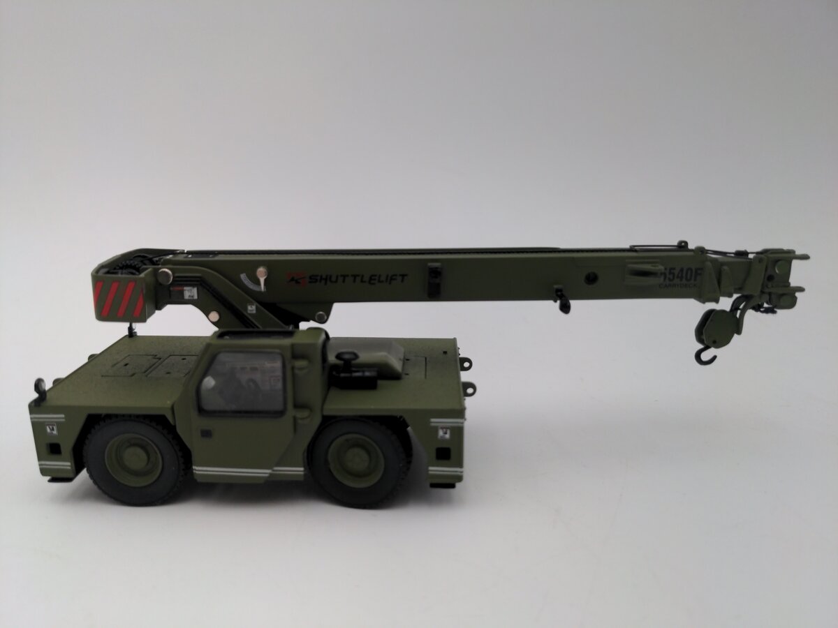 Sword Models SW2017-G 1:50 Diecast Military Green Shuttlelift Carrydeck Crane/Box