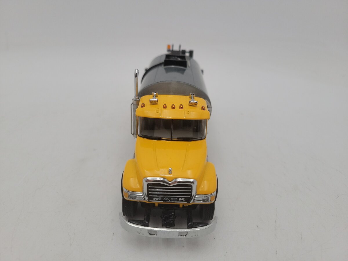 Sword Models SW2103-Y 1:50 Scale Mack Granite Truck w/Etnyre Asphalt Distributor EX/Box
